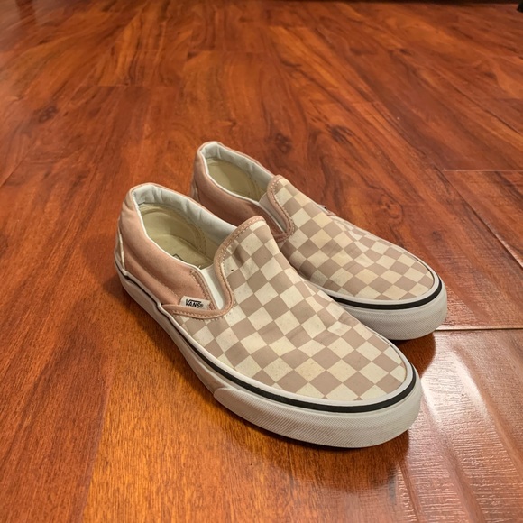 nude checkerboard vans